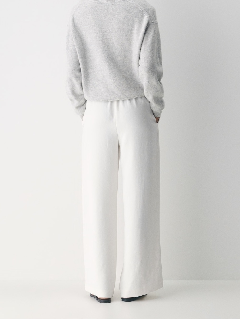 Aritzia The Lodge Pant Crepette - Picture 2 of 7